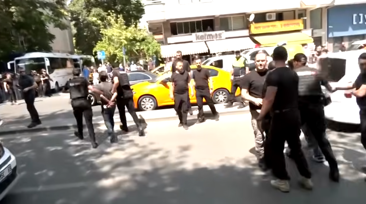 Përplasje në Ankara mes protestuesve anti-NATO dhe policisë