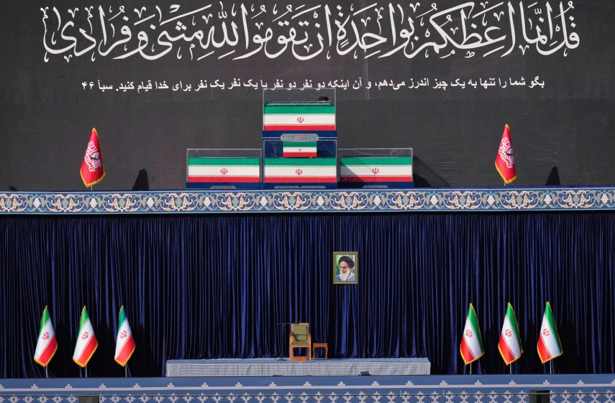 Nis ceremonia gjashtëditore e varrimit të Khameneit