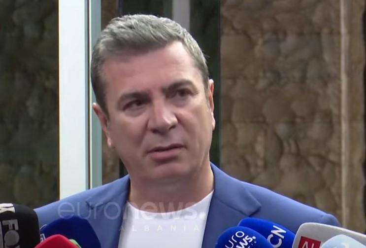 Gjiknuri padit avokatin Llangozi për shpifje mbi “Arubën”