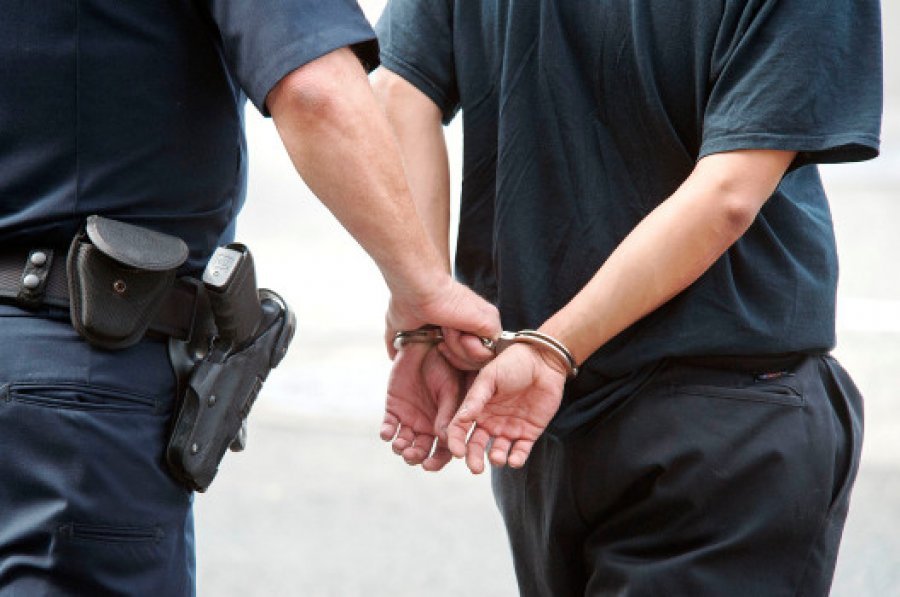 Marihuanë dhe peshore digjitale, arrestohet 33-vjeçari