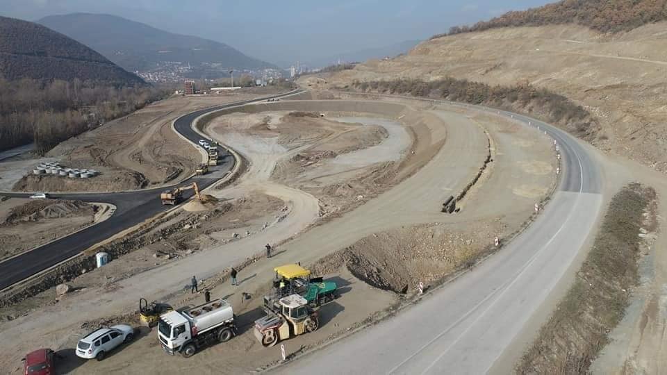 Autostrada Shkup-Bllacë: VLEN dhe BDI përplasen për meritat