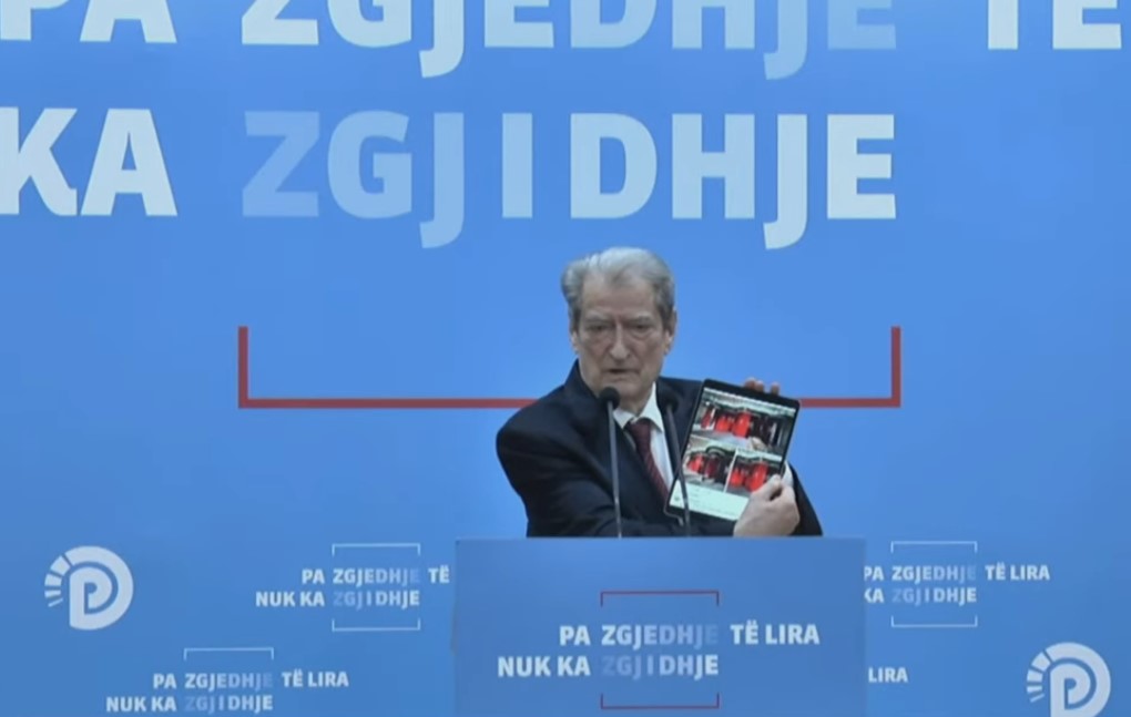 Berisha denoncon shpenzimet në Kryeministri: Ngjyra haremi
