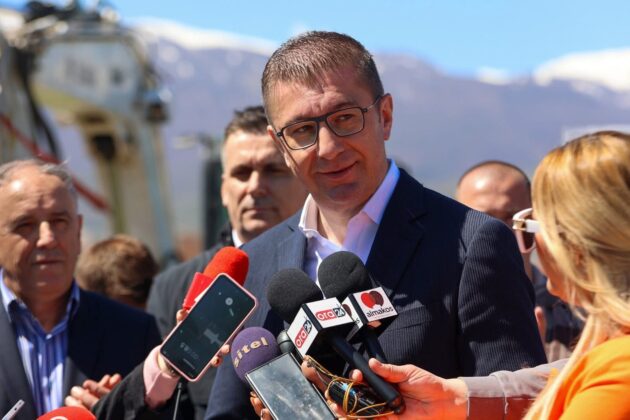 Kodi Zgjedhor: Mickoski shprehet më pak optimist pas takimit