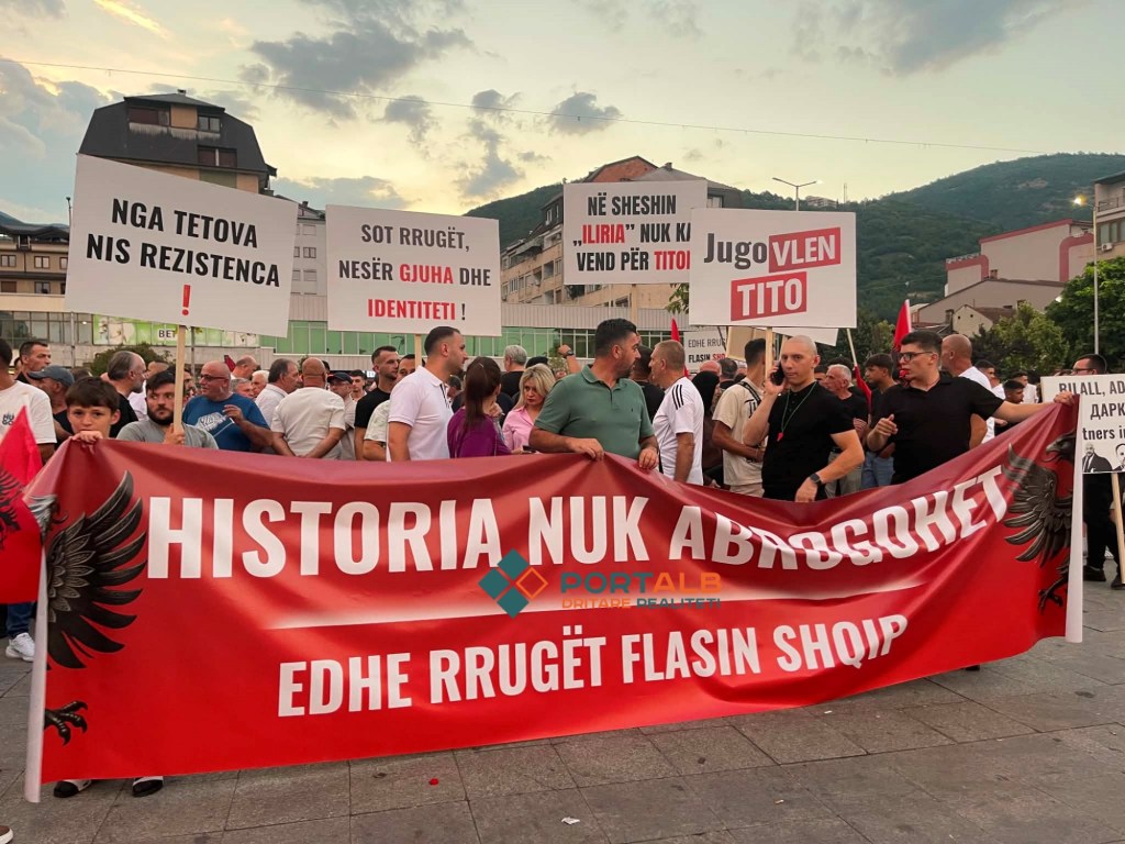 Protestë në Tetovë pas shfuqizimit të emrave të rrugëve