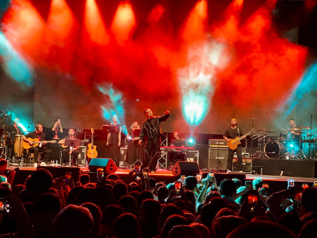 Yll Limani rikthehet në Shkup me koncert veror