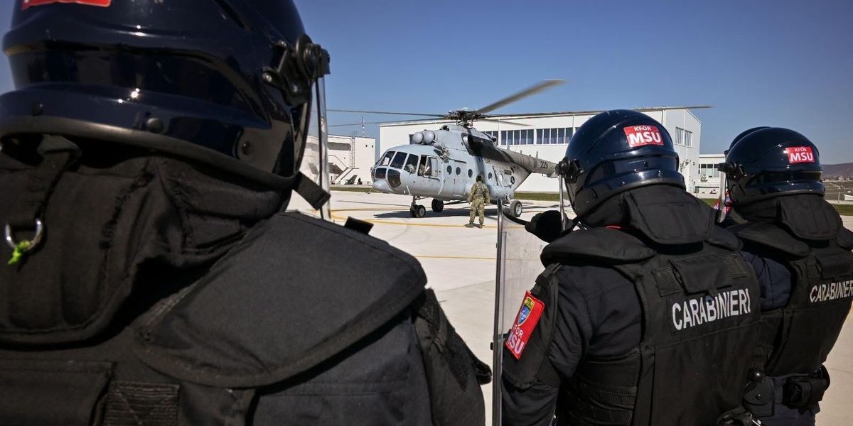 KFOR stërvitje me helikopterë në Prishtinë për gatishmëri