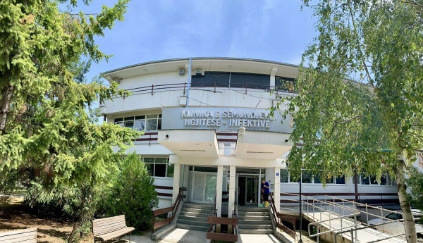 Prokuroria nis hetime për helmim ushqimor në QKUK