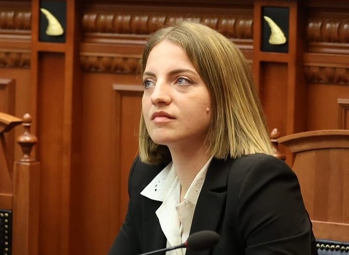 Marjana Koçeku denoncon sulme online, nuk dorëzon mandatin