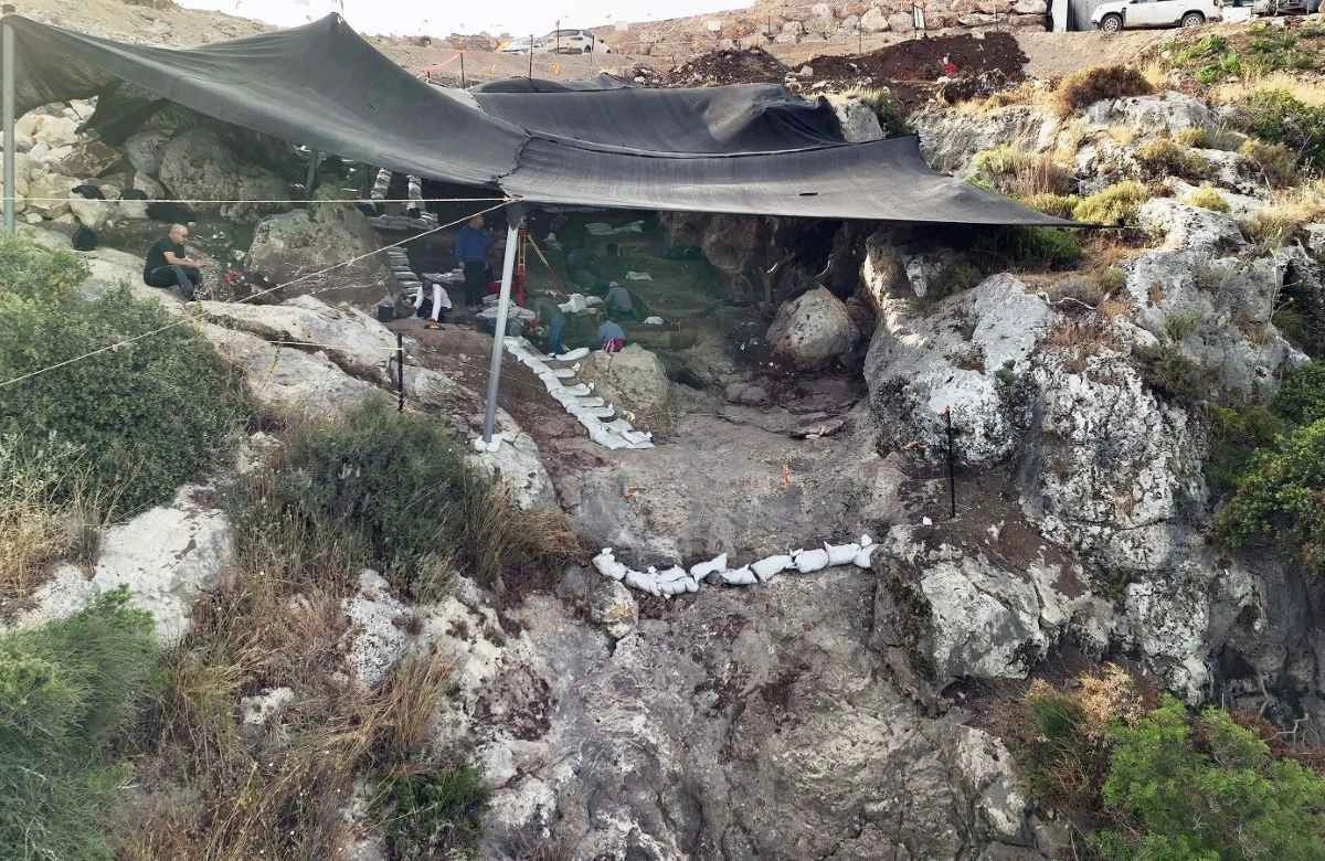 Shpellë parahistorike zbulon jetën para 300 mijë vjetësh