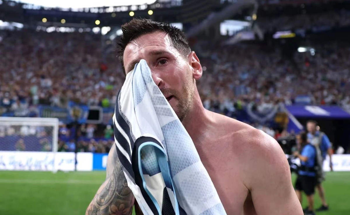 Messi udhëheq Argjentinën në një rikthim historik