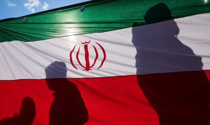 Irani paralajmëron Britaninë dhe Francën për Hormuzin