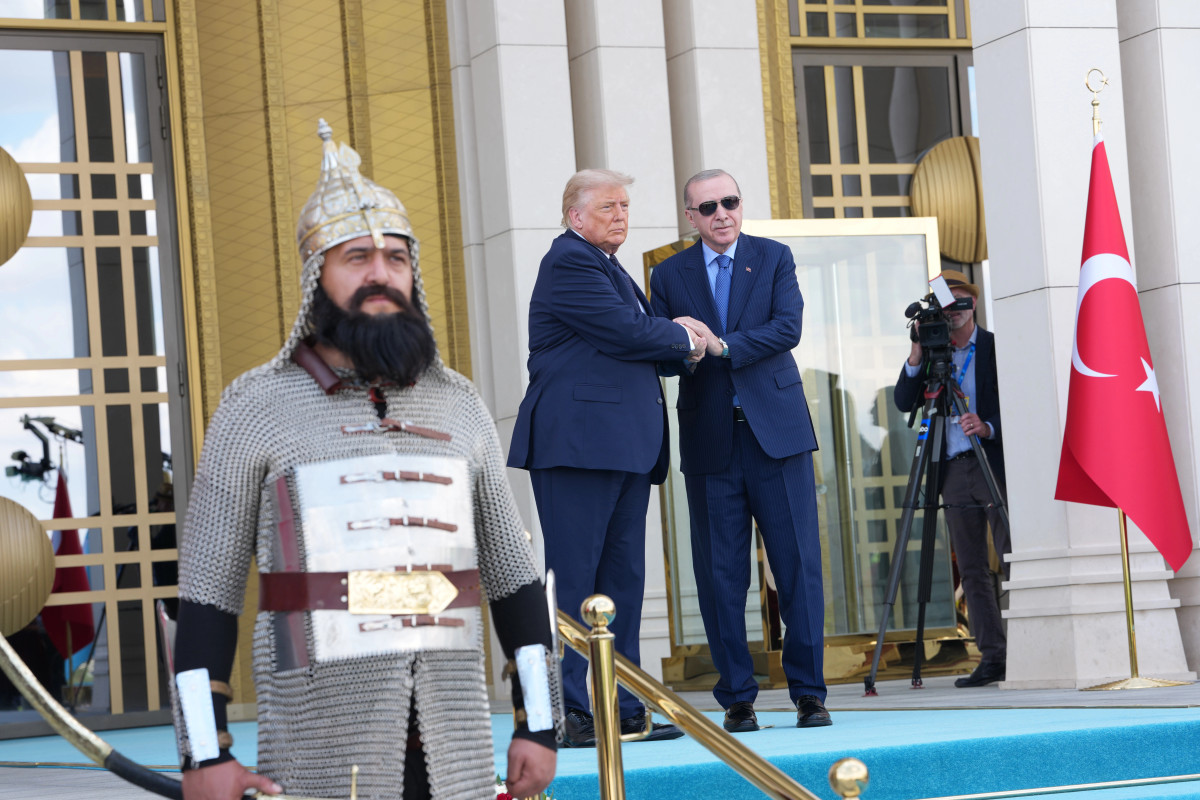 Trump kërkon Grenlandën, heq sanksionet për Turqinë
