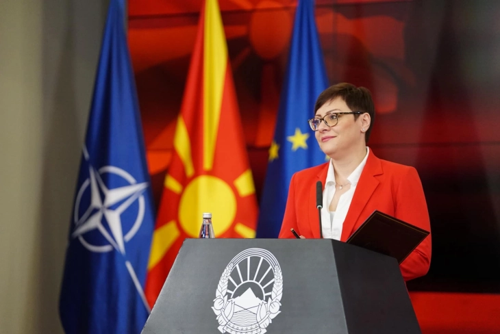 Financat publike stabile, rriten të ardhurat tatimore