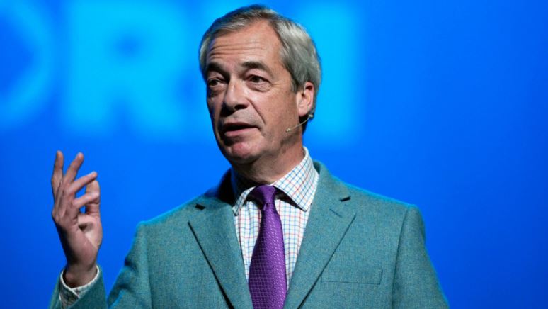 Farage jep dorëheqjen si deputet, kandidon në Clacton