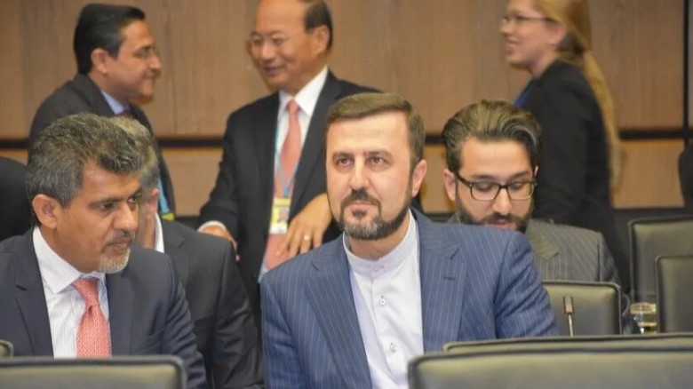 Irani paralajmëron Perëndimin: Hormuzi jo skenë ushtarake