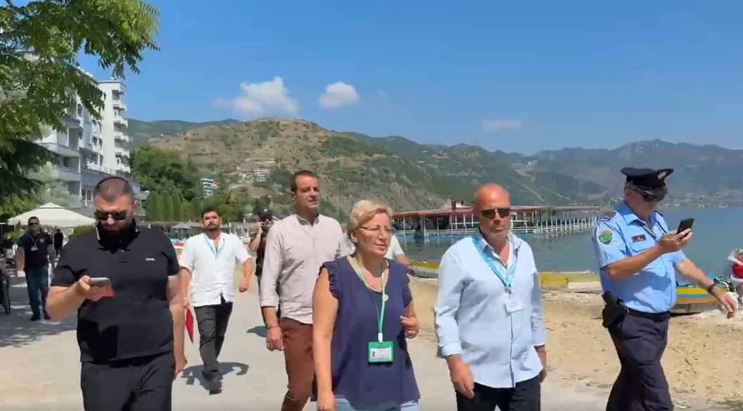 Pogradec: Mbi 60% e bregut mbetet plazh publik