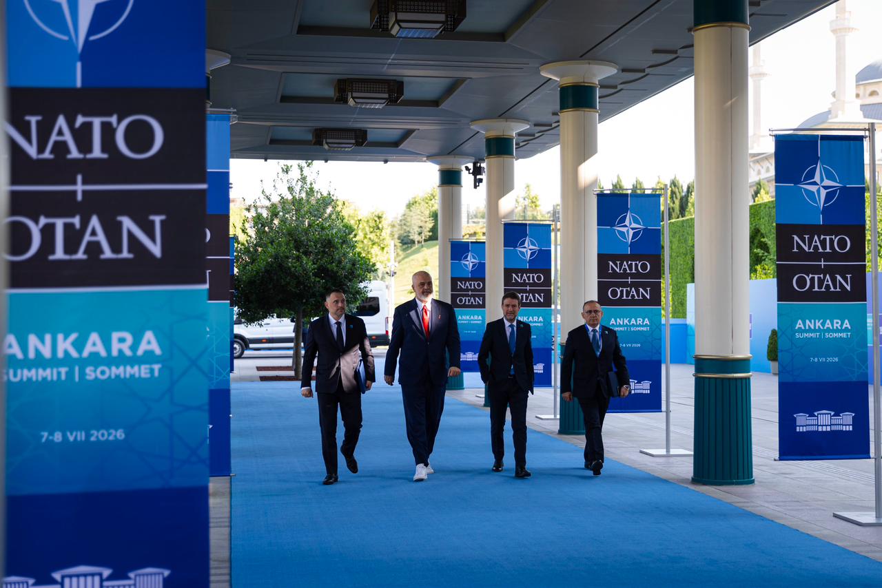Rama mbërrin në Samitin e NATO-s, takim me Rutten