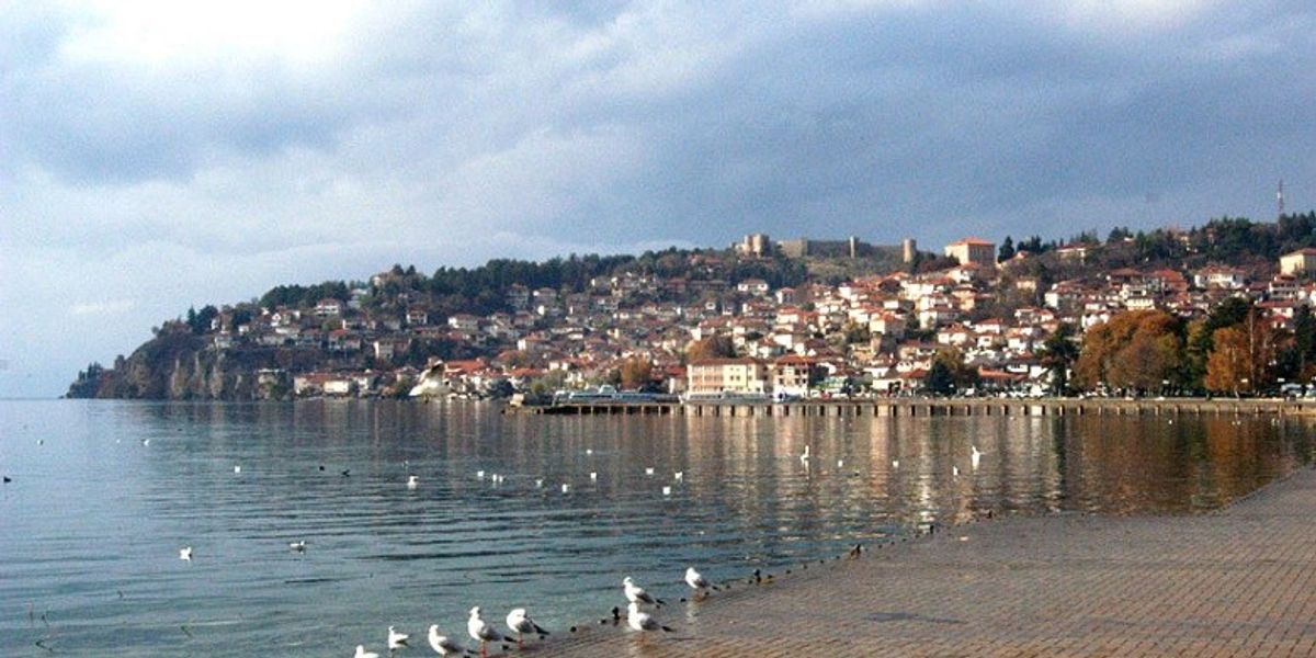 Policë serb patrullojnë në Ohër deri në fund të gushtit