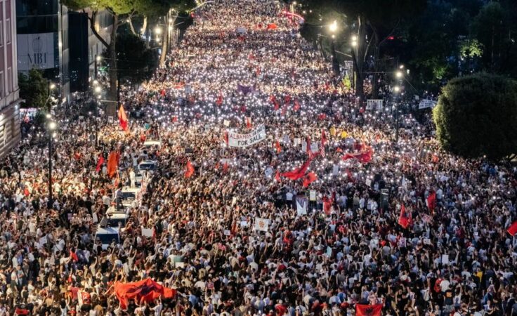 Protestat vijojnë prej 44 ditësh para Kryeministrisë