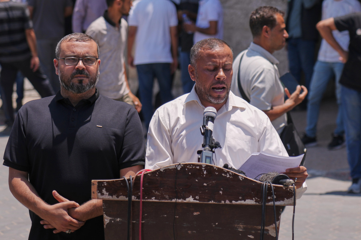 Hamasi shpërbën administratën në Gaza, kërkon paqe