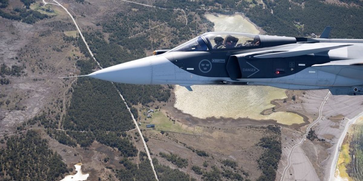 Suedia porosit 16 avionë Gripen E për Ukrainën
