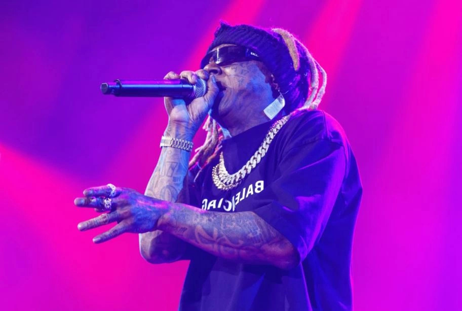 Lil Wayne anulon koncertin në Maine, kërkon falje