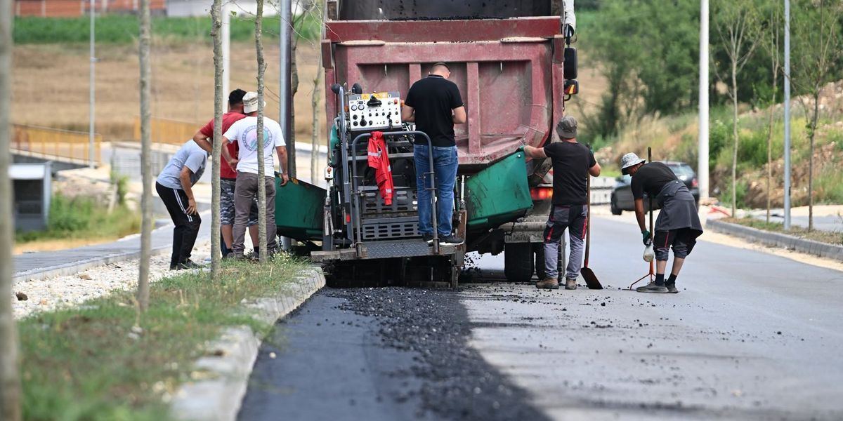 Podujevë: Nis asfaltimi i shtigjeve për këmbësorë e