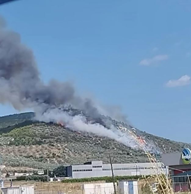 Zjarr masiv në Korinth: Forca të shumta në operacion