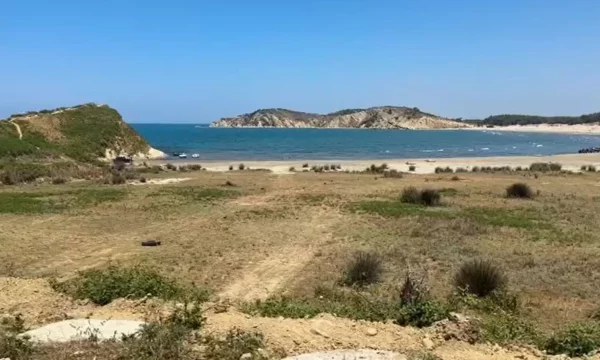 Vlorë: 29-vjeçarja humb jetën në plazhin e Porto Novos