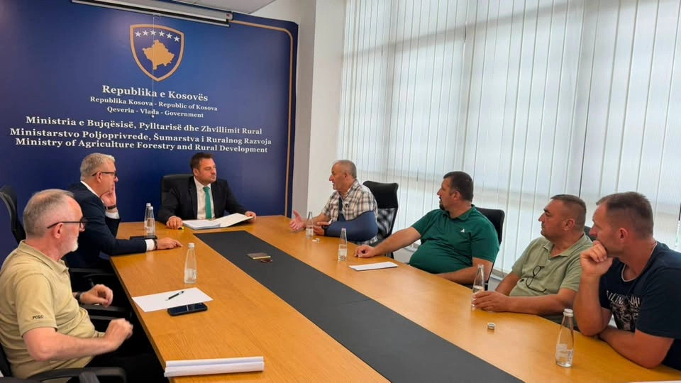 Ministria e Bujqësisë: Grumbullimi i qumështit garantohet