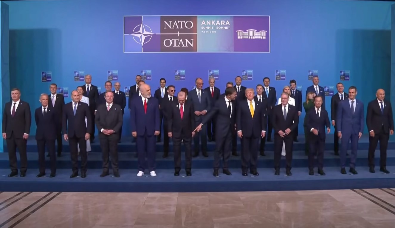 Samiti i NATO-s: Rama me atlete, Trump injoron