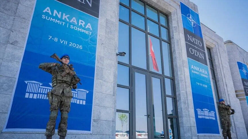 Turqia pret Samitin e NATO-s pas 22 vitesh