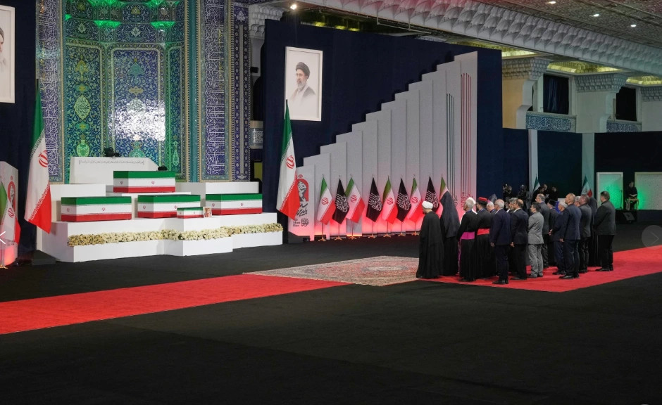 Iran, miliona në funeralin gjashtëditor të Ali Khameneit