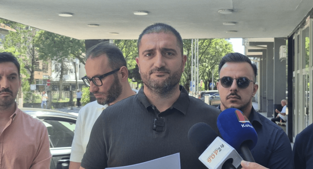 Akuzohet pushteti në Tetovë për privatizim të parkingjeve