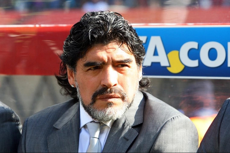 Maradona parashikoi ndryshimet komerciale në Botëror