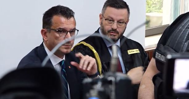 Veliaj mungon në GJKKO, Xoxa kërkon pezullim gjykimi