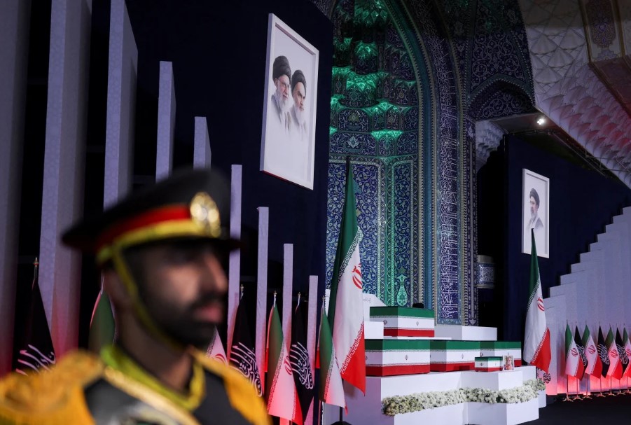 Nisin ceremonitë mortore 7-ditore për Khamenein