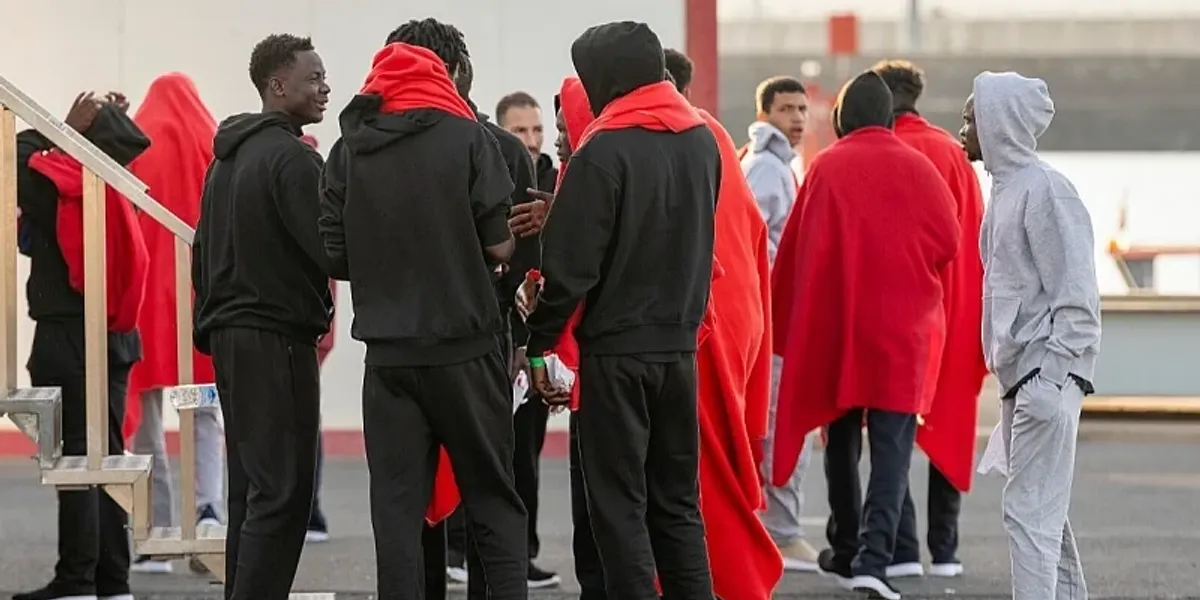 Mbi 1.2 milion emigrantë kërkojnë legalizim në Spanjë