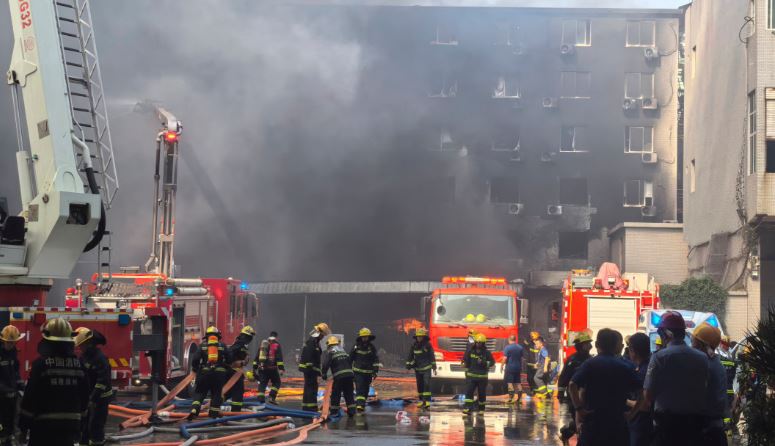 Zjarr në fabrikë këpucësh: 28 të vdekur në Kinë