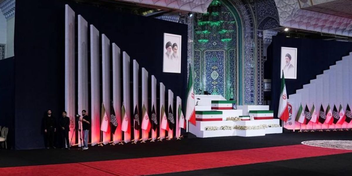 Iran, ceremoni njëjavore mortore për Ali Khamenei
