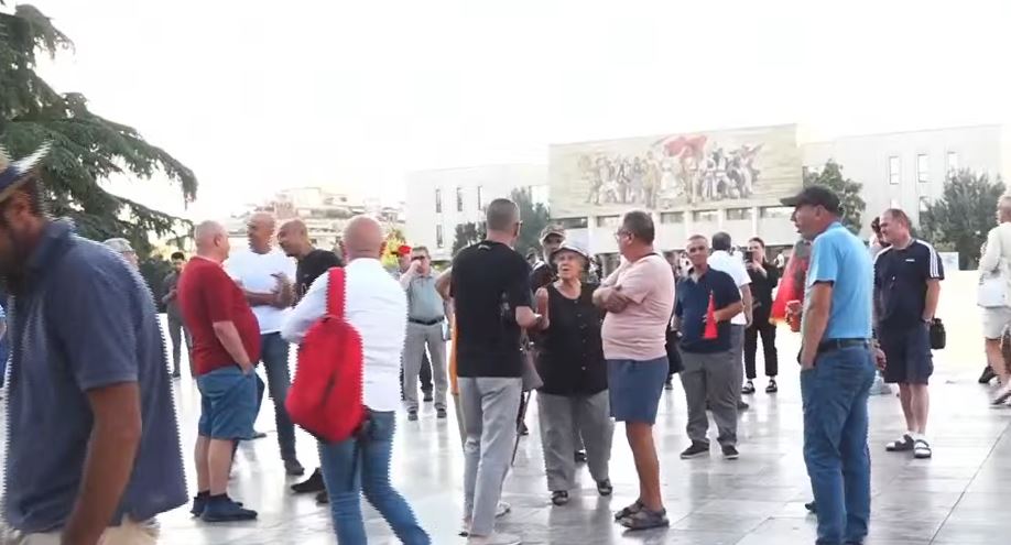 Dita e 38-të e protestës në Tiranë, kërkohet largimi i Ramës