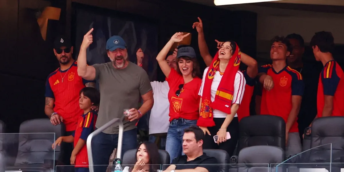 Penelope Cruz dhe Javier Bardem mbështesin Spanjën në SoFi