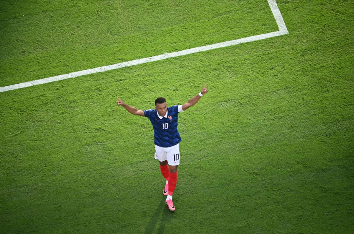 Mbappe udhëheq sulmin e Francës ndaj Paraguait