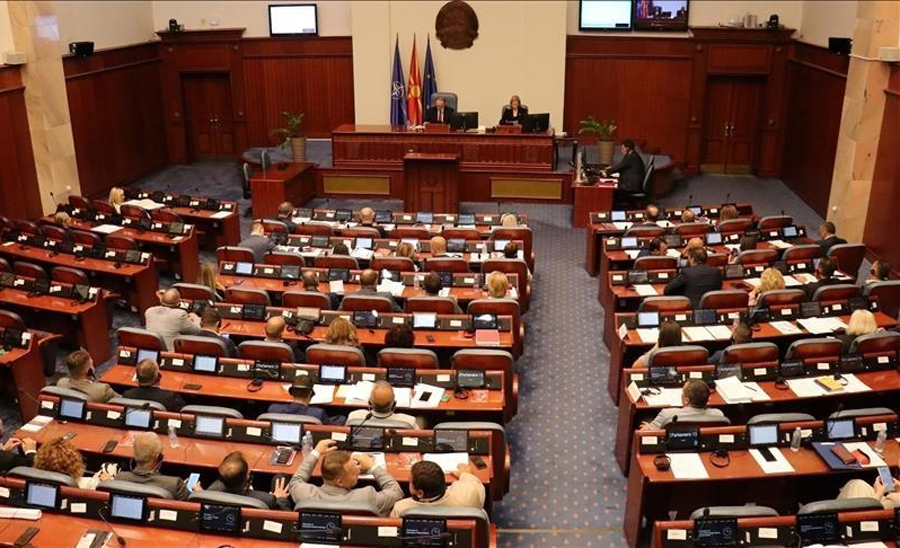 Kuvendi shqyrton shkarkimin dhe emërimin e ministrave të