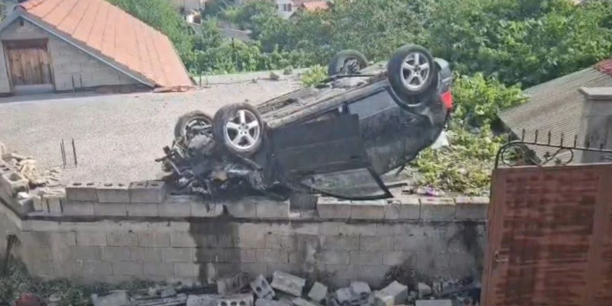 Aksident në Kukës: Vetura del nga rruga, tre të plagosur