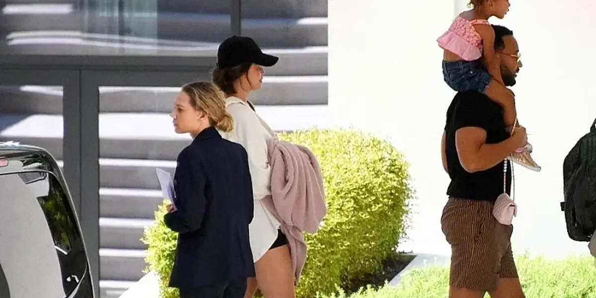 John Legend dhe Chrissy Teigen mbërrijnë në Kroaci
