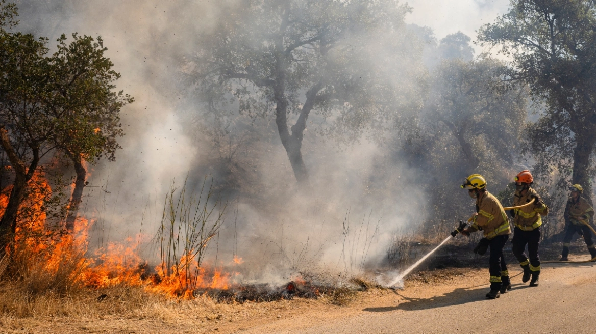 Zjarri në Costa Brava: 22 mijë hektarë u dogjën në Katalonjë