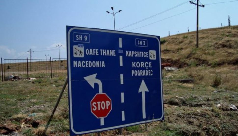 Dogana e Qafë-Thanës: S'pati ndalim, zyrtarët refuzuan të