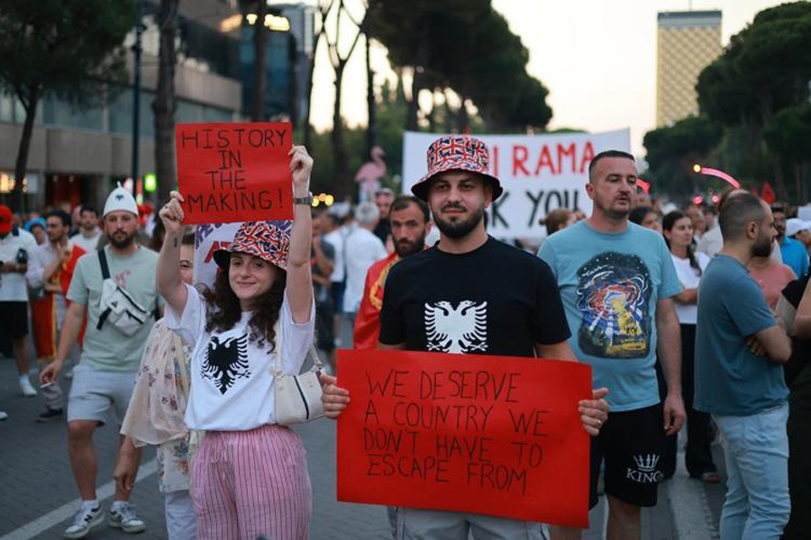 Analizë: Protesta, rrugë pa krye drejt objektivave