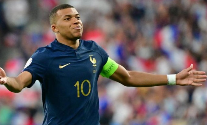 Hetim francez për sulmin racist ndaj Mbappe